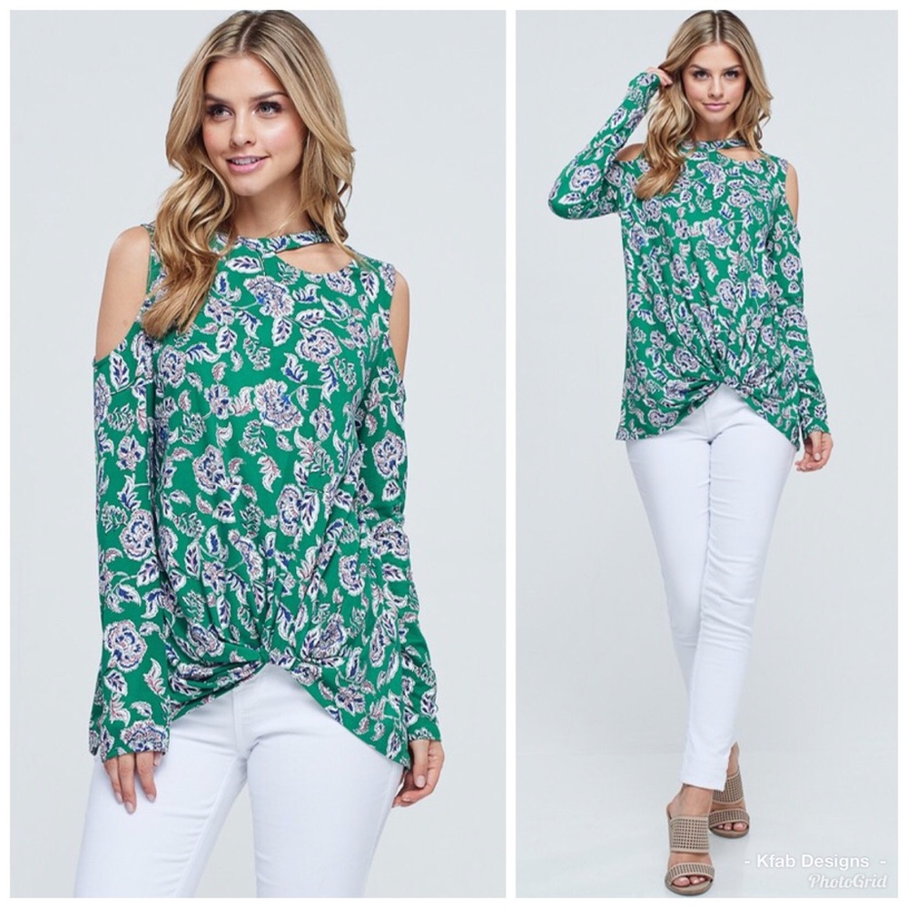 LAST 1! 🛍 Stunning Cold Shoulder Top W/cutout! - Picture 1 of 8